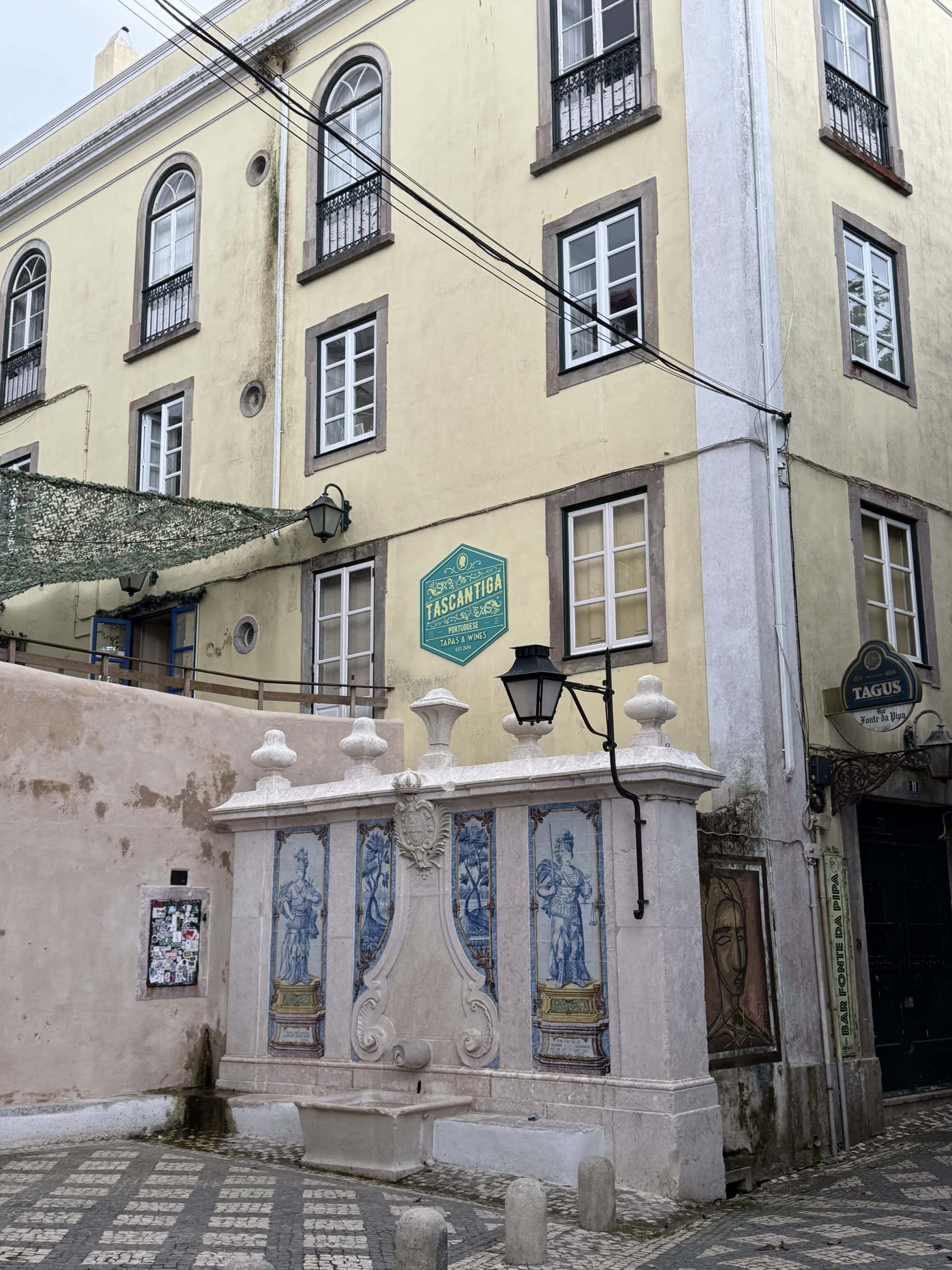 Sweet murals in Sintra